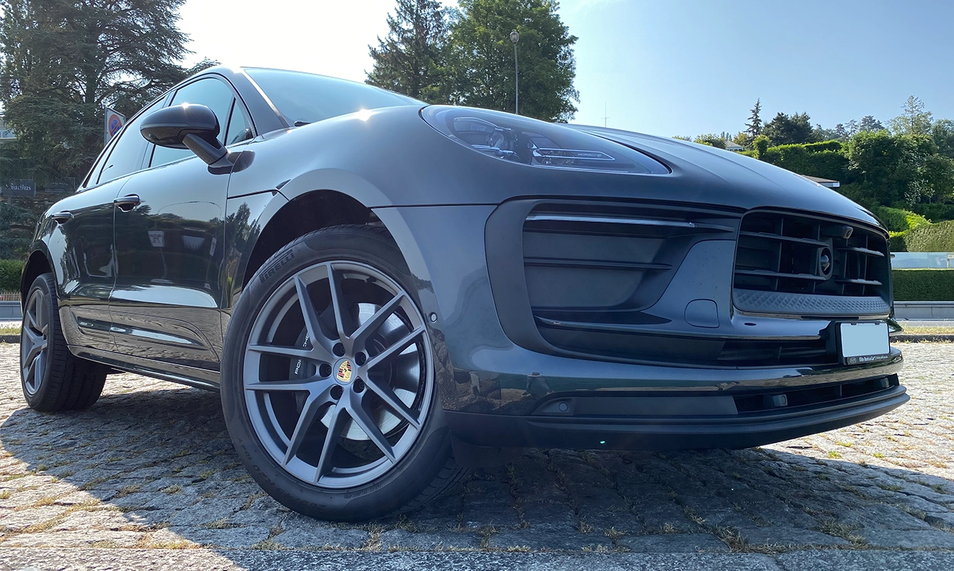 rent Porsche Macan GTS rent Porsche Macan GTS